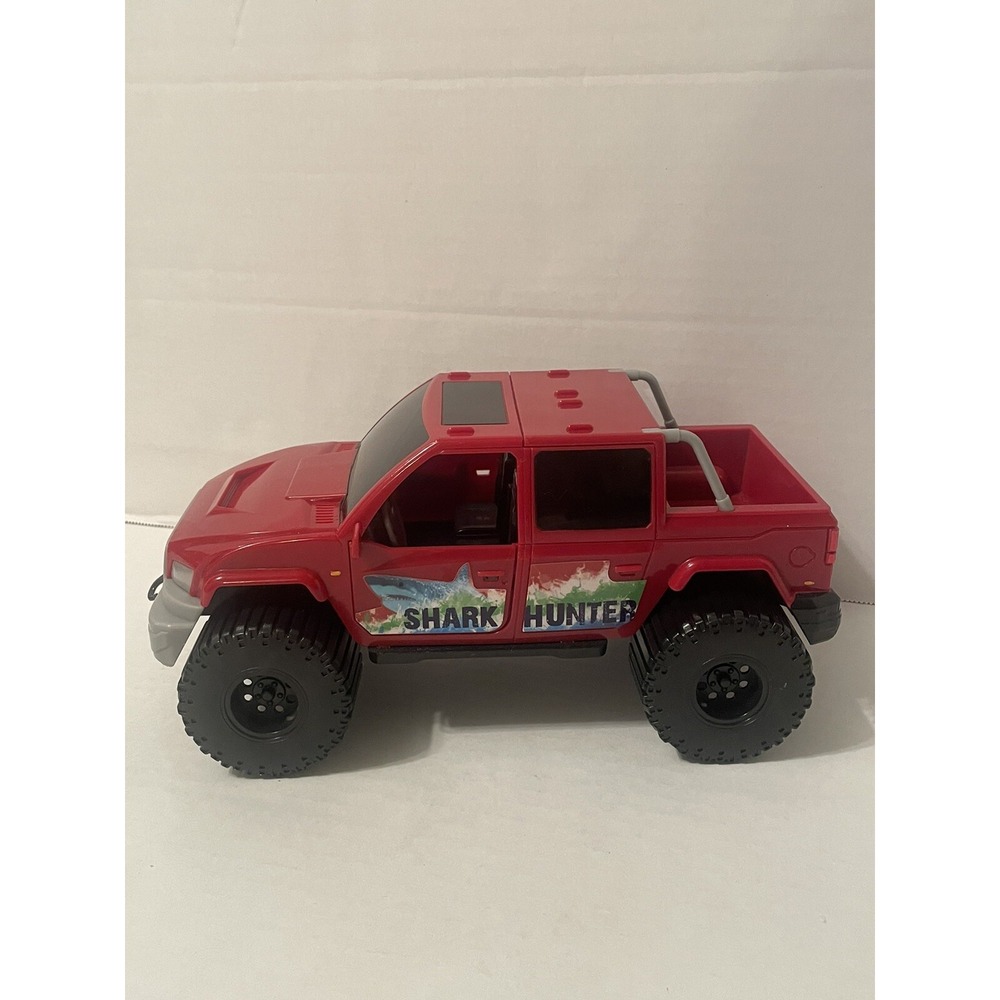 Shark Hunter Tree House Kids‎ RED Truck (truck only) Doors Open With Tow Hitch